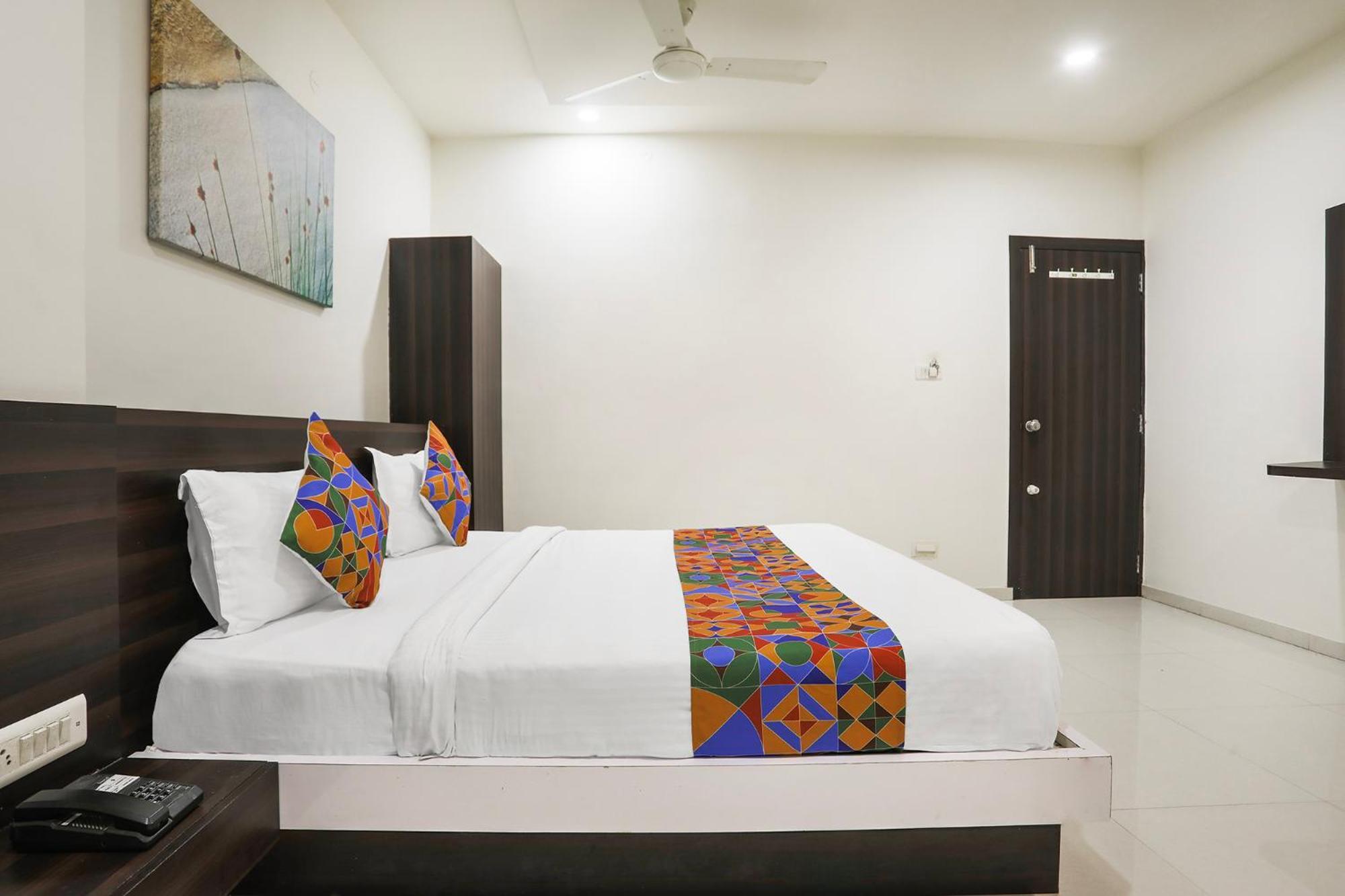 Fabhotel Sk ราชโกฎิ ภายนอก รูปภาพ