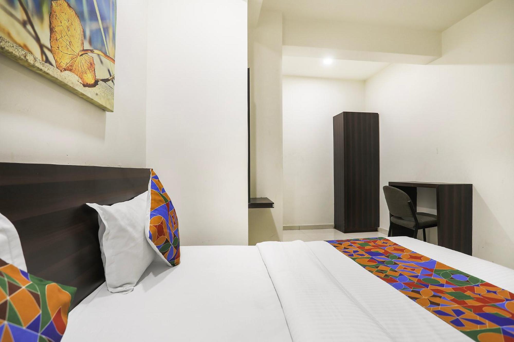 Fabhotel Sk ราชโกฎิ ภายนอก รูปภาพ