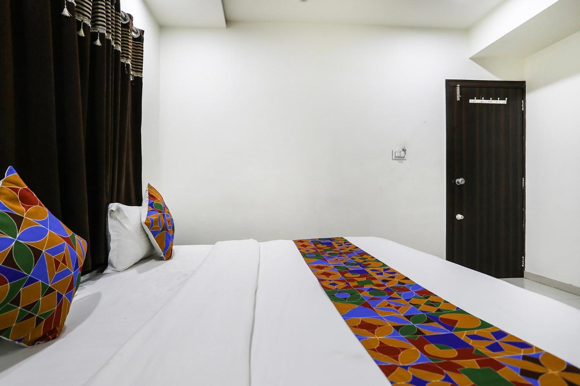 Fabhotel Sk ราชโกฎิ ภายนอก รูปภาพ